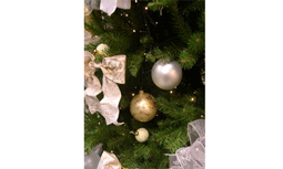 Dettaglio albero in bianco e oro